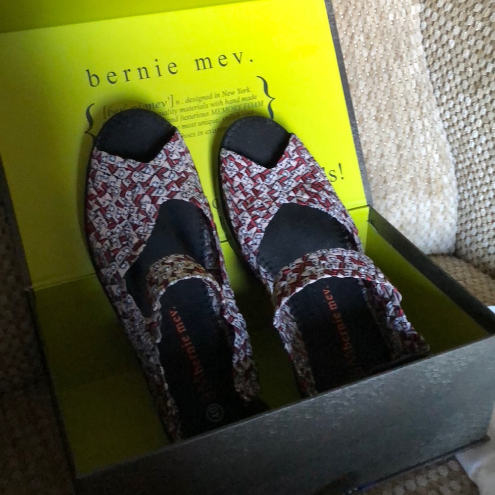 Woven style shoes